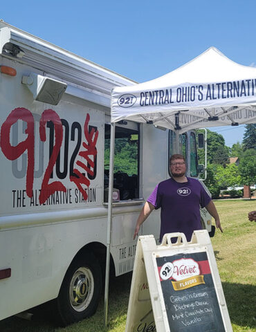 CD 92.9 FM Ice Cream Truck Visits Advantage Media